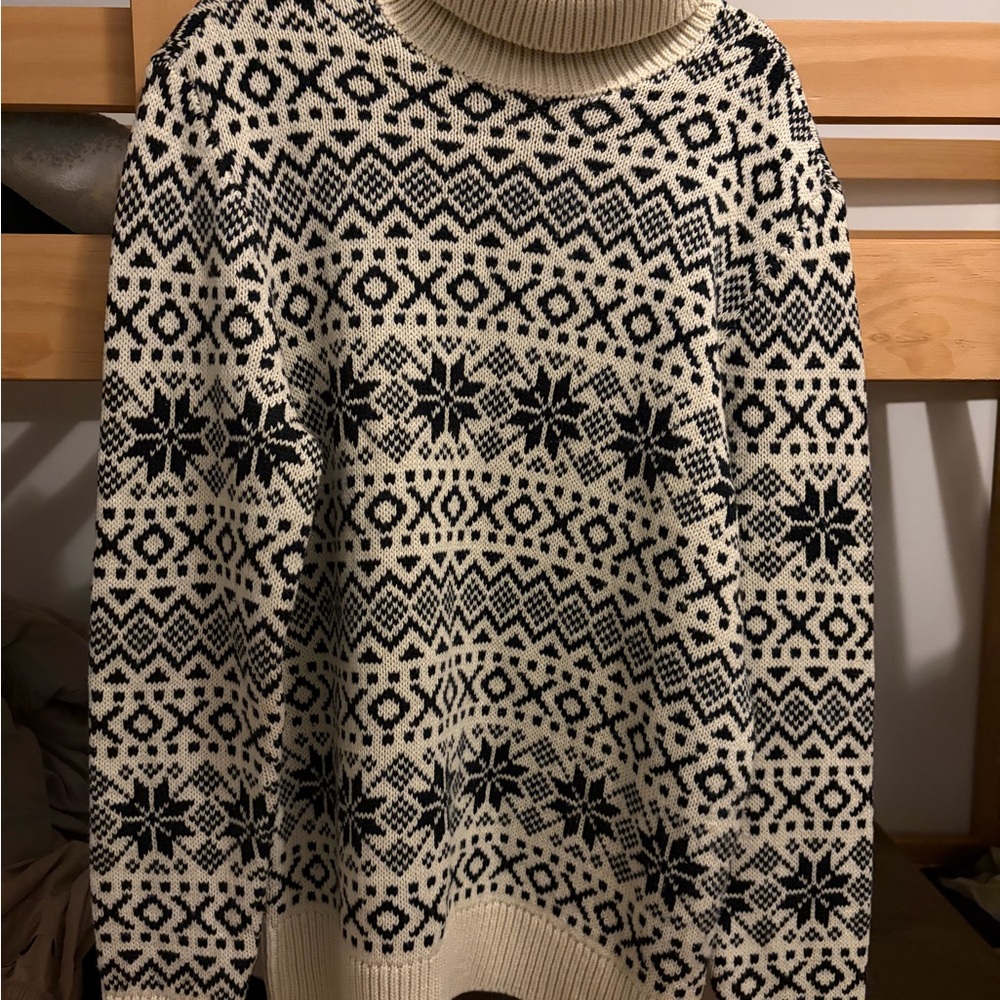 H&M Black and Cream Turtleneck Sweater